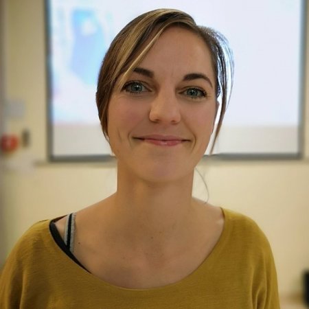 Dr Gita VAN DOORN